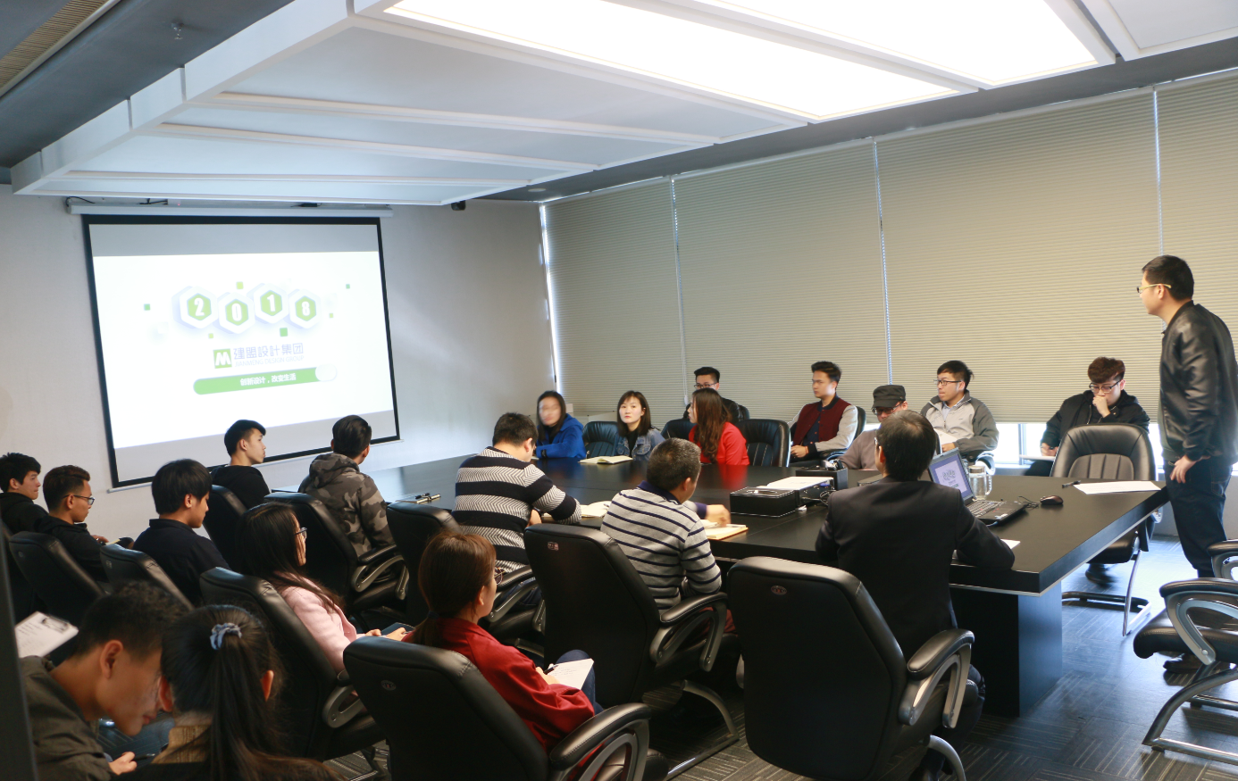 云顶集团2018年首期新员工入职培训昨日举行